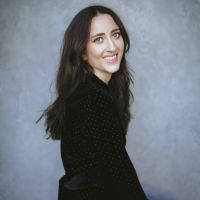 Alice Loxton portrait